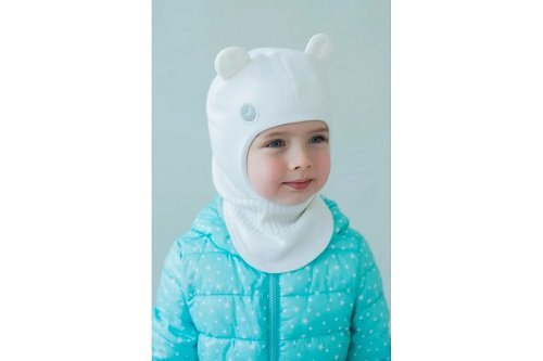 Шапка-шлем для девочки молочный